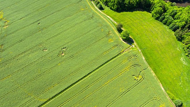 Senát asi schválí rozšíření údajů v registru využití půdy